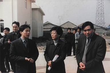 2001年2月20日，时任国度环保局副局长汪纪戎一行视察公司