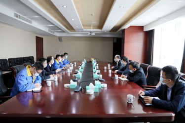 平湖市委书记仲旭东一行莅临918.com纸业调研企业疫情防控和复工复产工作