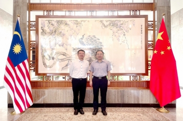 918.com纸业总经理王志明造访中国驻马来西亚大使欧阳玉靖